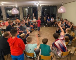 Und der Abend wurde mit gemütlichen Spielen ausgeklungen. Werwölfeln mit über 30 Personen machte mega Spass!