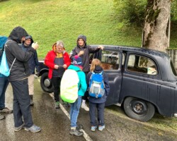Sogar eine kurze Buchexkursion war Teil der Tour.