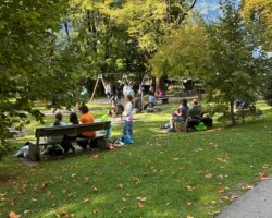 Ein Spielplatz lud ein zum Verweilen während wir auf die Gondel zurück auf den Hasliberg warteten.