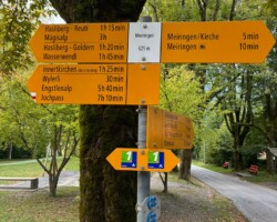 Zuerst nahmen wir die Gondel ins Tal - Wo will Dominik wohl durch?